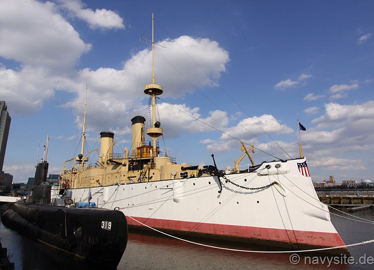 Kham pha noi that tuan duong ham bao ve USS Olympia-Hinh-2